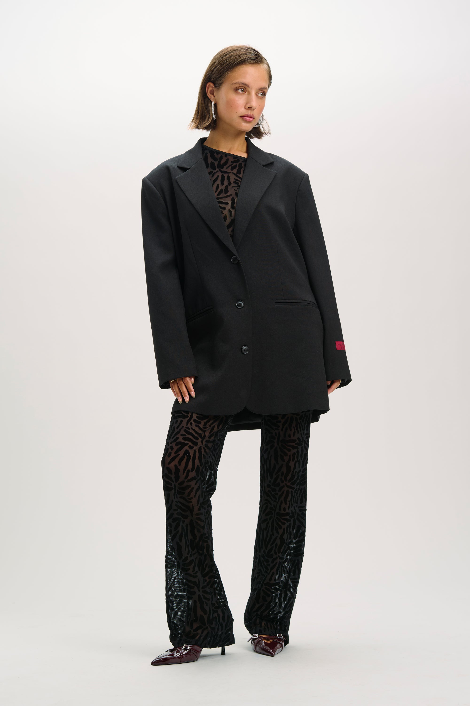 LESLIE BLAZER