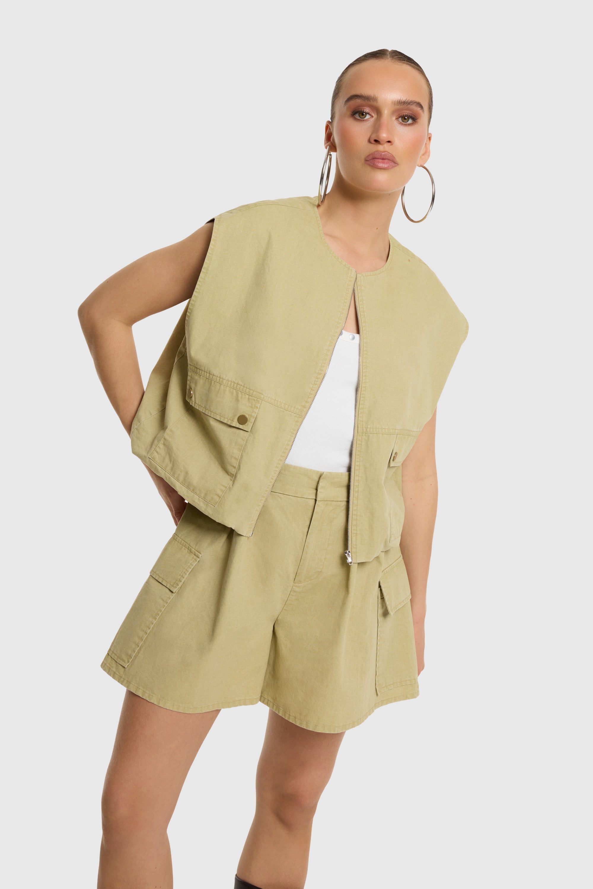 UMA SHORTS