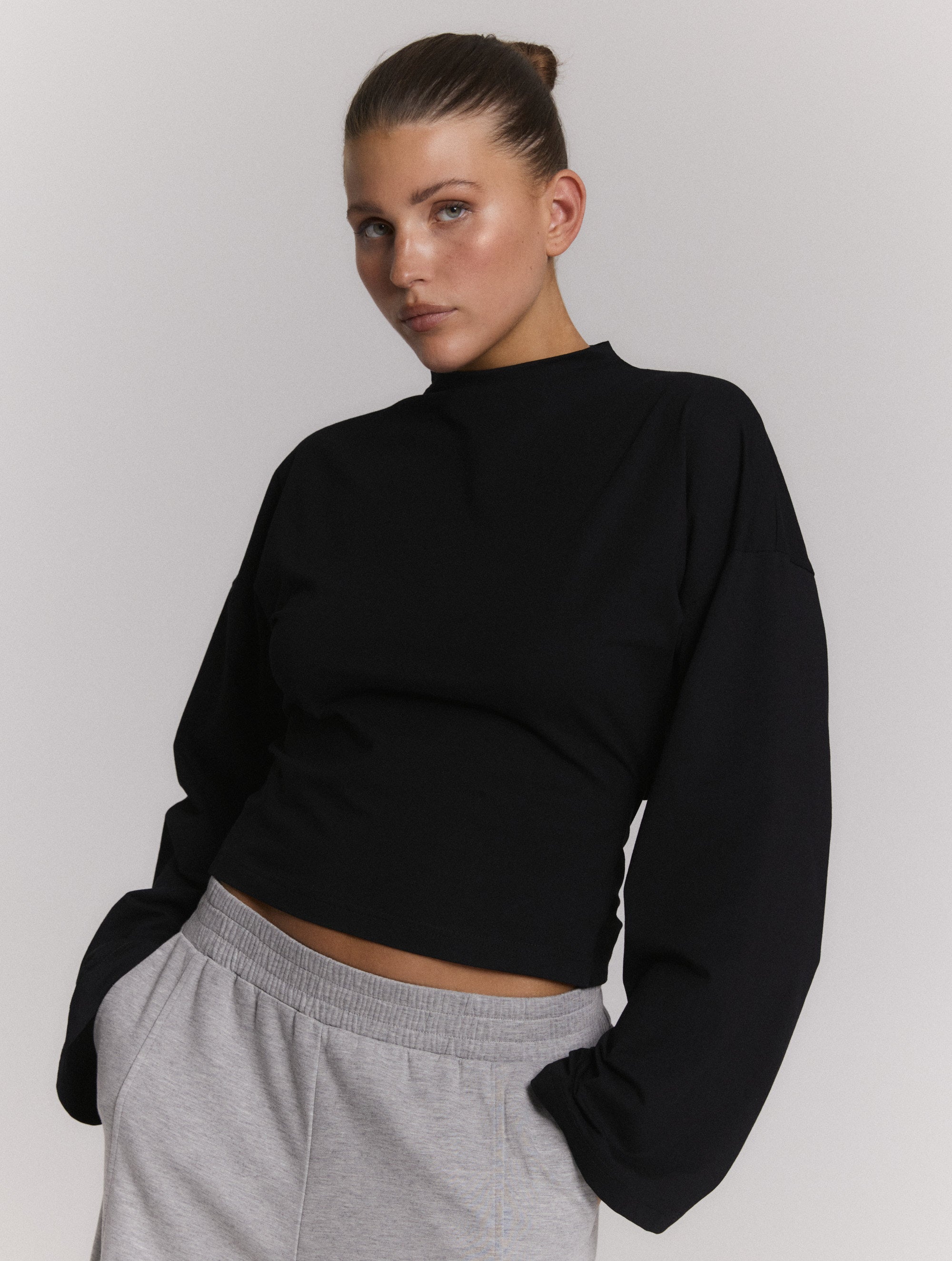 FEATHER LONGSLEEVE